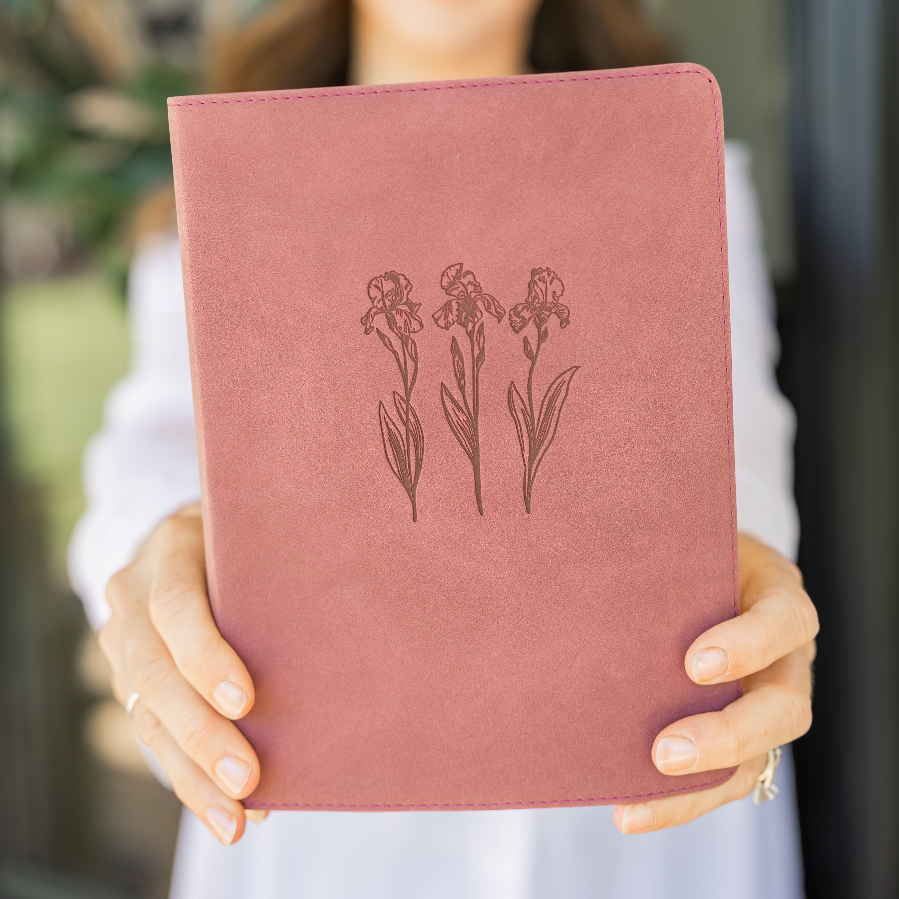 ESV Journaling Bible: Helena Theme